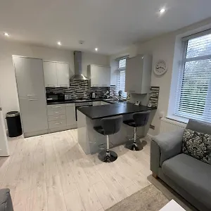 Spacious 2 Bedroom Apartment