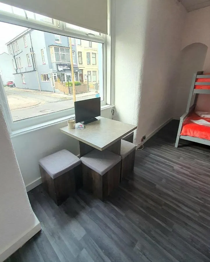 Green Paradise Apartments Blackpool