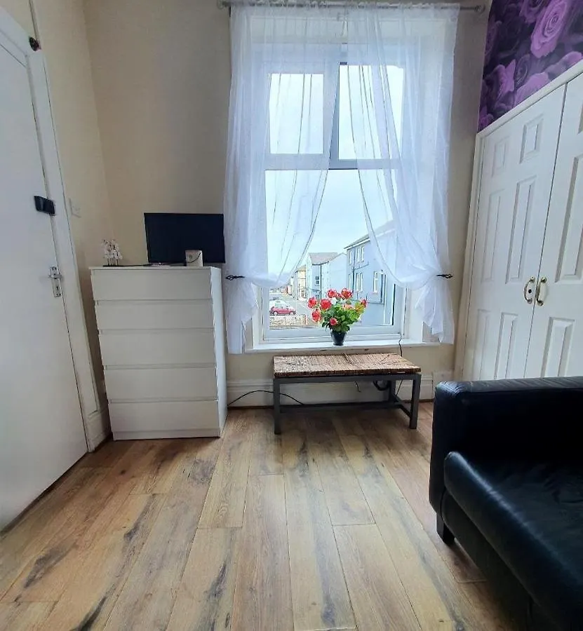 Green Paradise Apartments  Blackpool